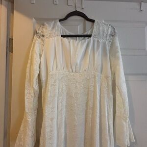 Elegant White Lace Dress